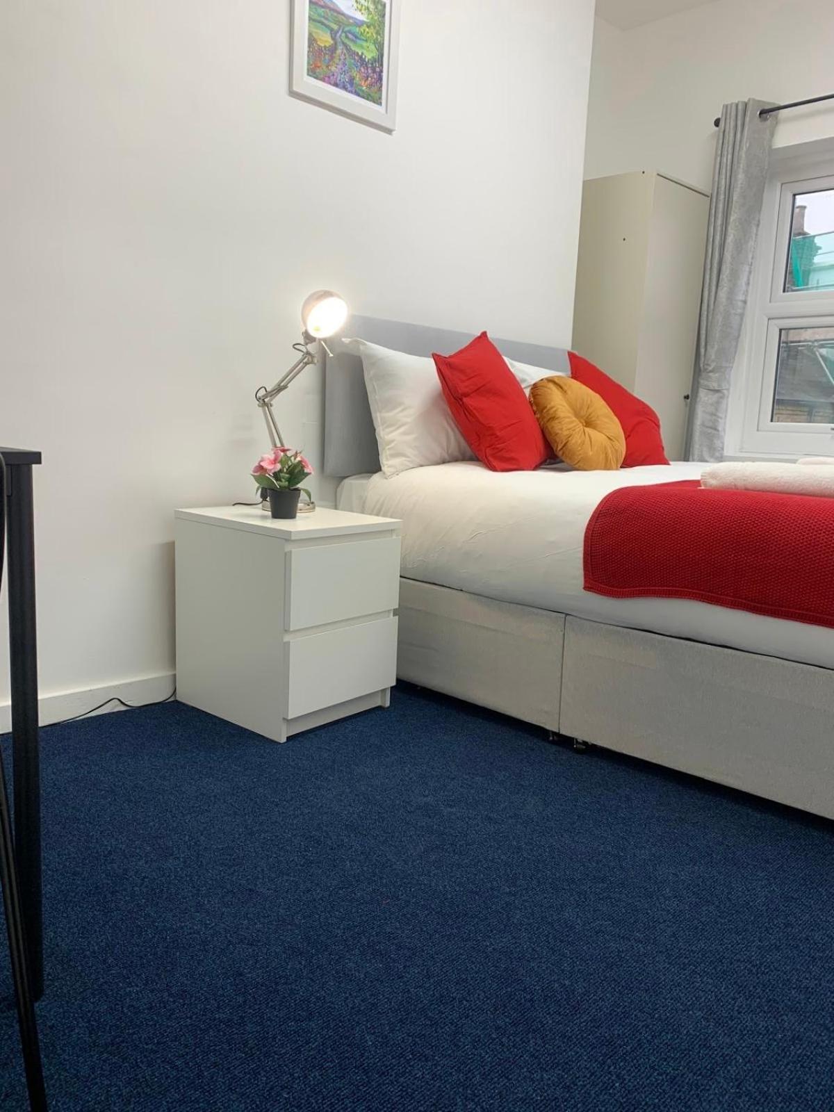 Tea Revolution Bed & Breakfast London Bagian luar foto